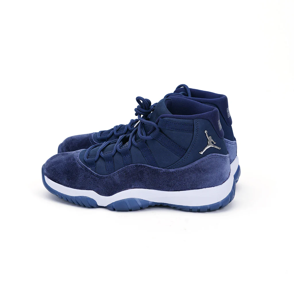 Nike Air Jordan 11 Midnight Navy Size 7.5 w New - Image 2