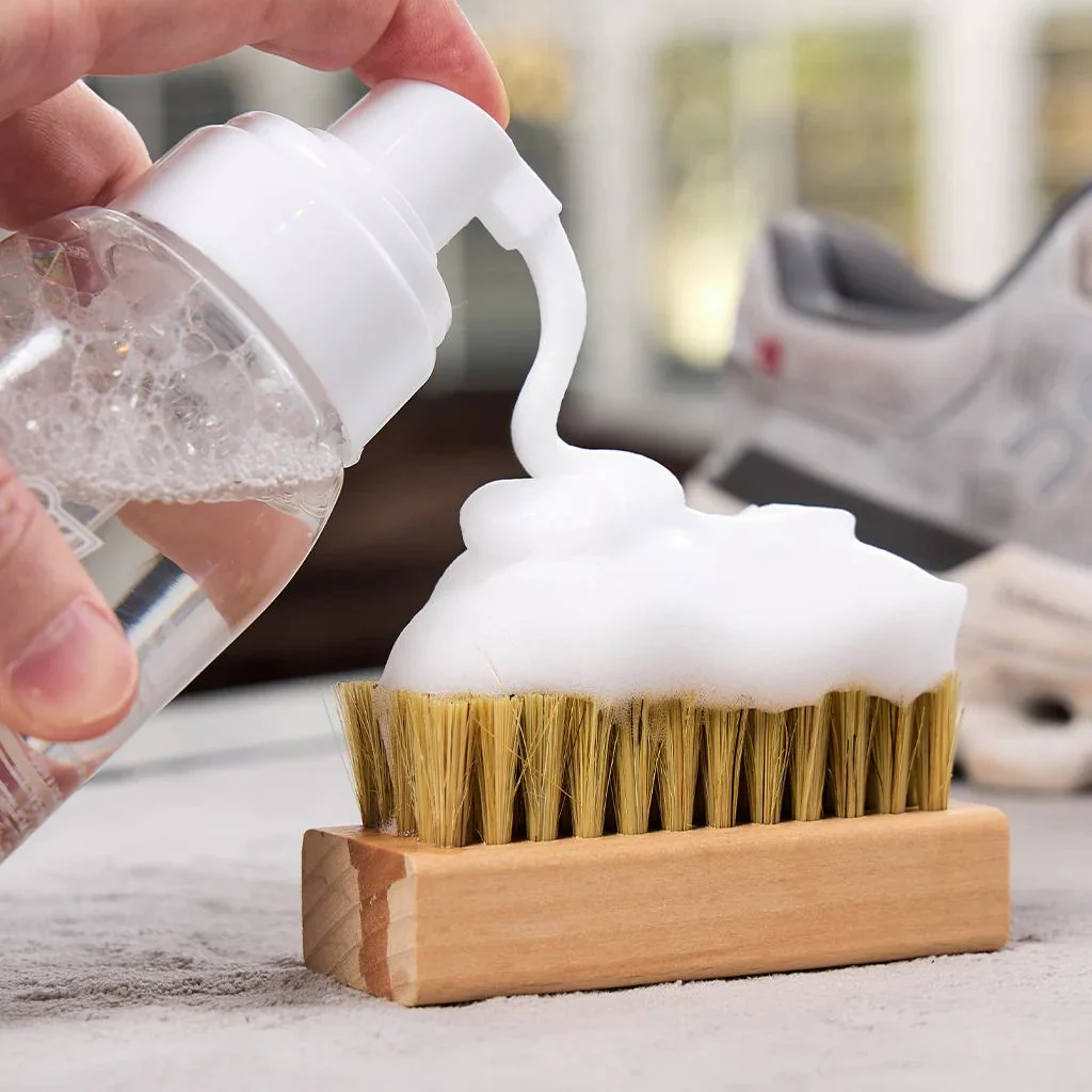 OXICLEAN SNEAKER + HAT FOAM CLEANING SOLUTION - Image 6